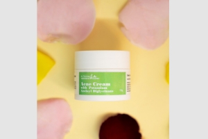 ACNE CREAM WITH POTASSIUM AZELOYL DIGLICINATE